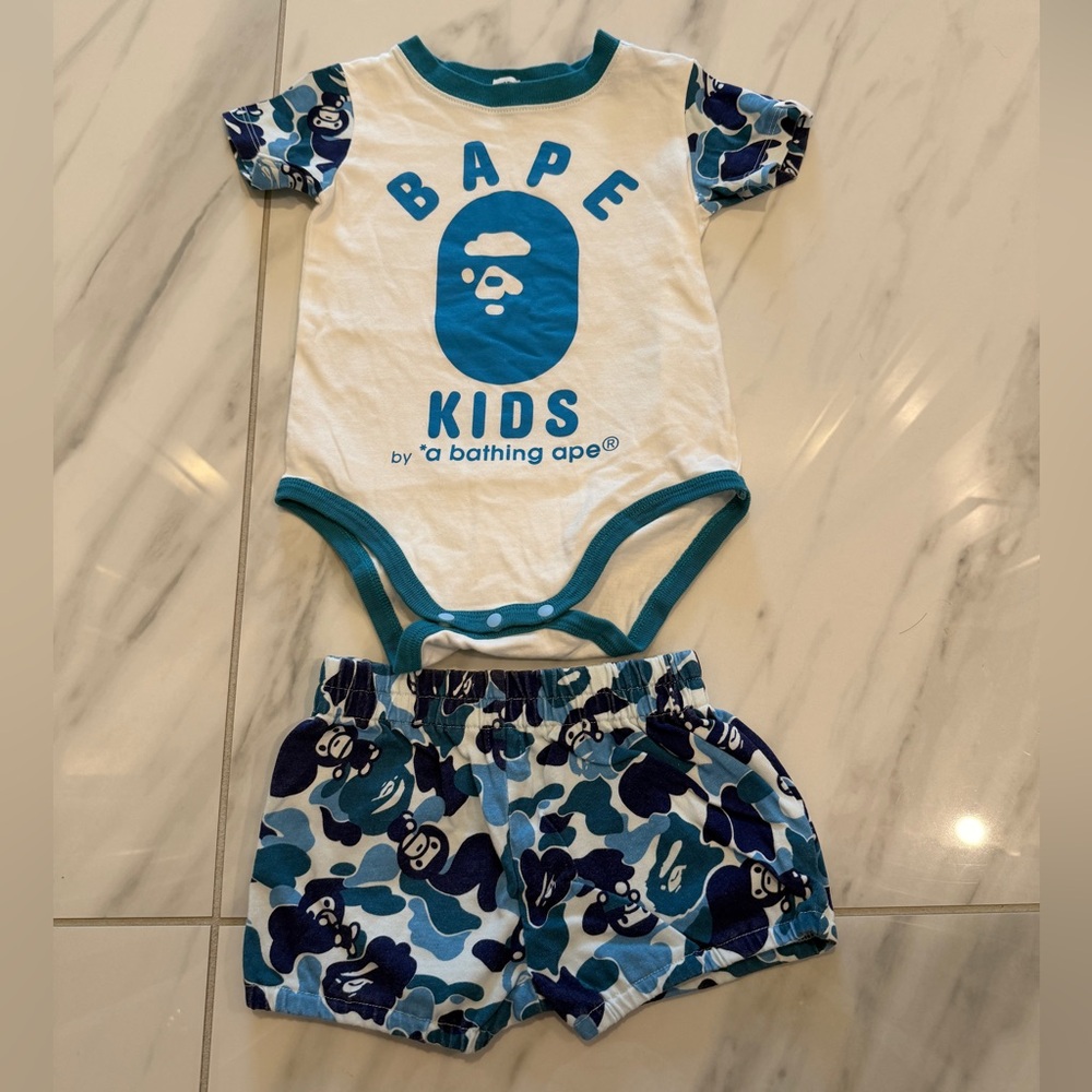 Bape Kids White and Blue Graphic Onesie Set size：80cm